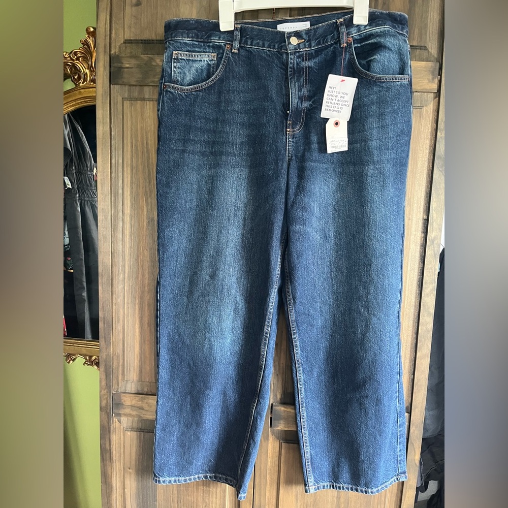 Topshop women’s blue jeans, straight leg 90s with back buckle tab NWT